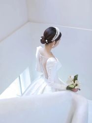 -Lady  Jane高端婚纱礼服馆