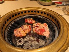 -蚂蚁洞·烤肉大营地(上海静安大悦城店)