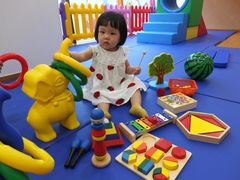 -抱抱熊托育中心(大悦城店)