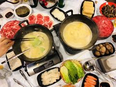 -鲜入围煮花胶鸡海鲜火锅
