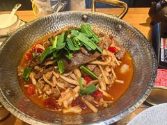 -帅巴人舅母子腊蹄民俗村