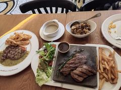 烤新西兰草饲肉眼扒配香草牛油汁-Entrecôte 法国牛扒馆(保利·时光里店)