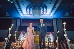 -Flora婚纱礼服定制租赁店