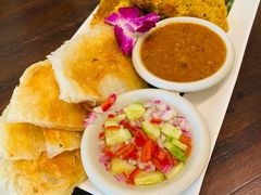 -Chom Cafe and Restaurant