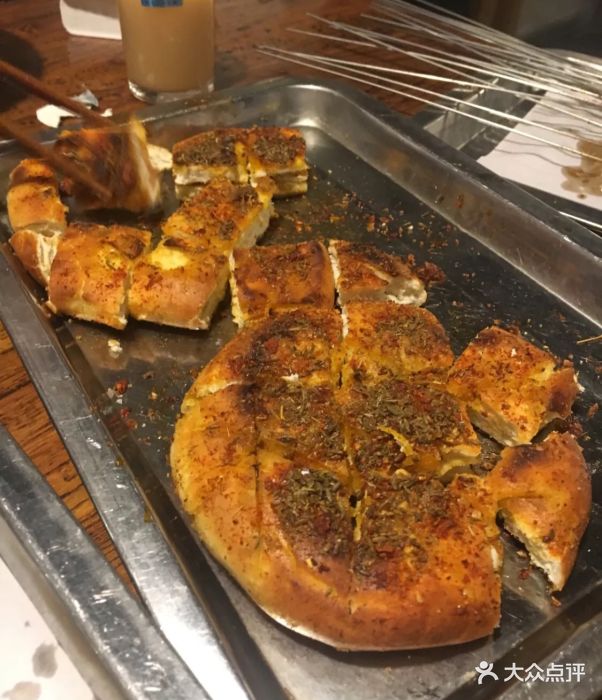 王军良烤肉排骨面(西航店)烤油饼图片