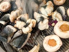 -围炉肉舍•炭烤活鳗•丹东海鲜烤肉(步行街店)