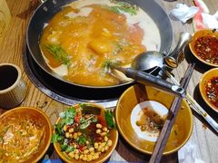 -贵厨酸汤牛肉(小十字店)