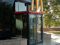-麦当劳(展览路店)