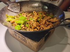 -费大厨辣椒炒肉(高铁吾悦广场店)
