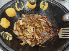 -粘豆包柴火铁锅炖