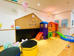 -抱抱熊托育中心(大悦城店)