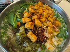 生烫牛肉米线-云尊府云南菜·蒸汽石锅鱼(学清路店)