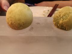 榴莲汤圆-桂满陇·蟹黄小笼汤包(巴黎春天浦建店)