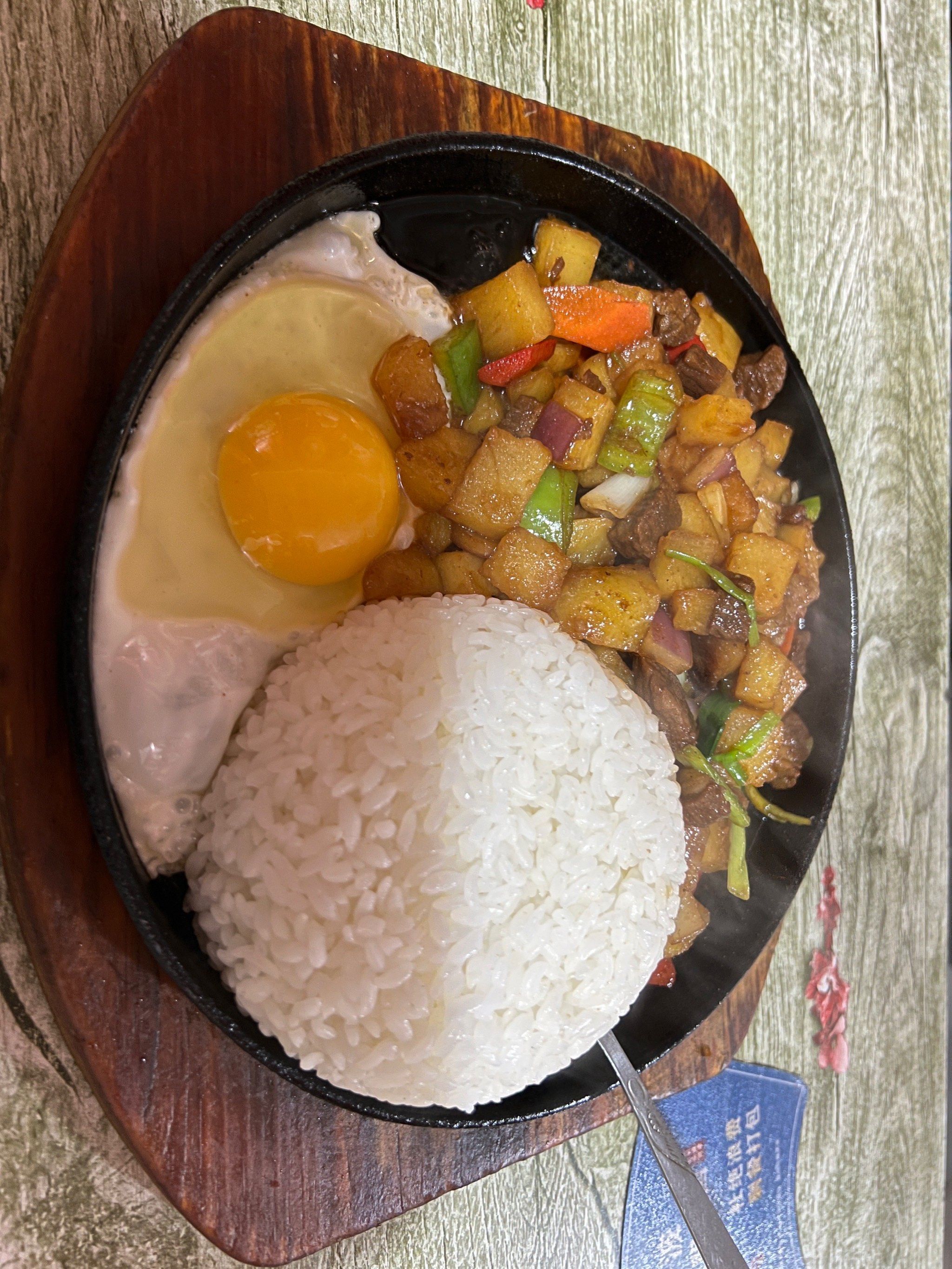 二十一份的土豆牛肉铁板饭,分量足