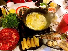 -鲜入围煮花胶鸡海鲜火锅