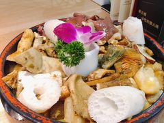 -一朵菌·野生菌探索家火锅(南亚店)