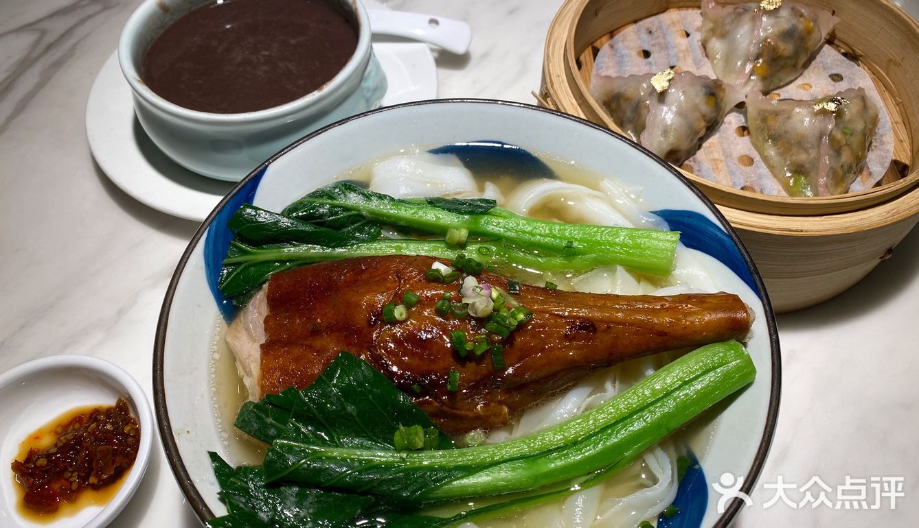 回味无穷，问服务员拿一次性手套