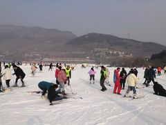 -济南卧虎山滑雪场