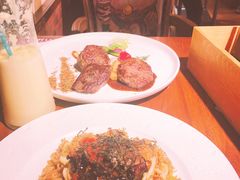 -more than meow吴止猫主题餐厅(承德 中船汇店)