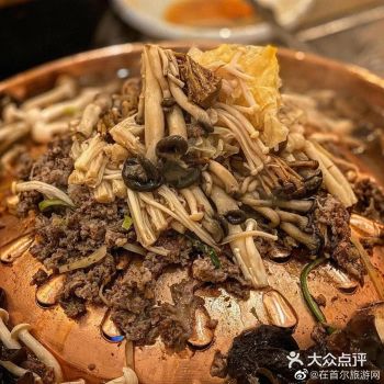 버섯집位于往十里附近的一家蘑菇火锅店