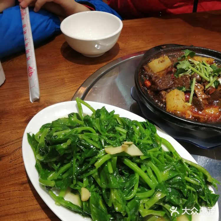 店铺内装修还不错，也比较干净♀️