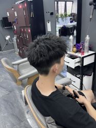 -藤野造型烫发染发