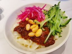 梅飞特色炸酱面-梅飞酒家(名辉豪庭店)