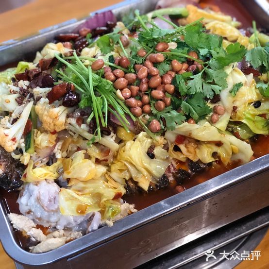 珊姨石锅鱼石锅鸡(永安路店)
