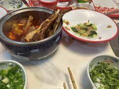-毛辣果·贵州红酸汤牛肉火锅(西单店)