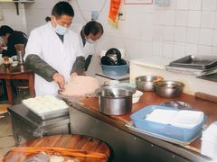 -黄阿姨锅贴大王(万航渡路店)