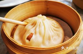 Ancient-style Yangzhou Crab Roe Soup Dumplings