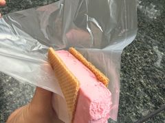 -詹爷爷乌节路街头冰淇淋