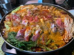 部队锅-MI WU FACTORY米屋美食工厂餐厅(绿地店)