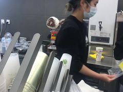 -沪上阿姨鲜果茶(世茂广场宽厚里店)