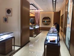 -老庙黄金(石路店)