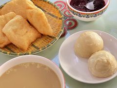 包尔萨克-伊宁伊香酥油奶茶馆