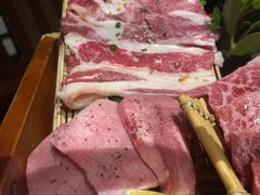 -山川小町·极番烧肉(新地假日广场店)