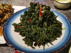 凉拌枸杞苗-华盛园卷子王农家菜水库鱼