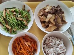 -悦芽照护月嫂+育儿嫂(杭州店)