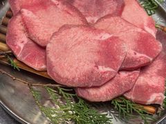 -草家酱蟹炭火烤肉店(珲春南路二店)