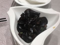 黑木耳-东方明珠老上海8号餐厅