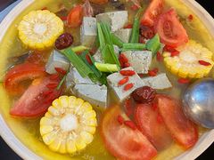 山药腊肉腊排养生汤锅-花水湾红太阳牛肉汤锅