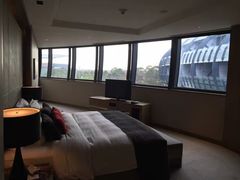 -上海滴水湖皇冠假日酒店