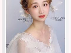 -金夫人化妆摄影职业培训学校