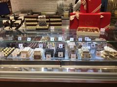 面包甜点陈列柜-VENCHI 闻绮(北京国贸商城店)