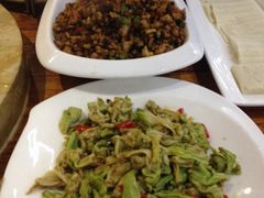-滇香肴·云南菜蒸汽石锅鱼(云南北路店)