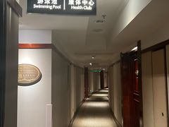 -深圳富苑皇冠假日套房酒店