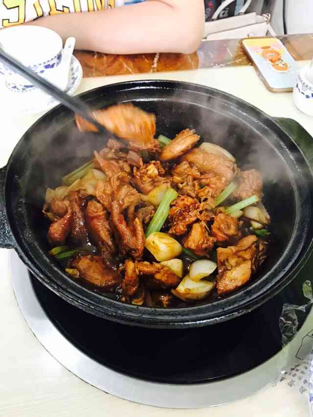 最喜欢点茴香牛楠煲,再加份粉条和土豆,完美