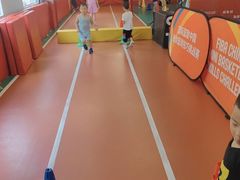 -悦动体能篮球羽毛球网球(三里河店)