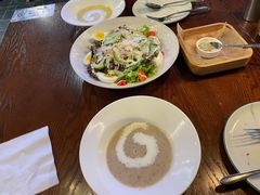 牛油果鸡丝沙拉-斯比特花园西餐厅(东方商厦店)